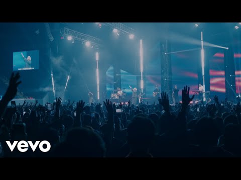 CXMMXNS, Bella Taylor Smith - What A Beautiful Name (Live) (Music Video)