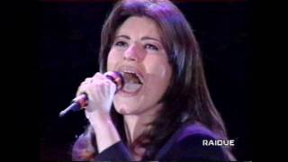 Laura Pausini. Amores extraños. italiano-español. RAIDUE Italia.wmv