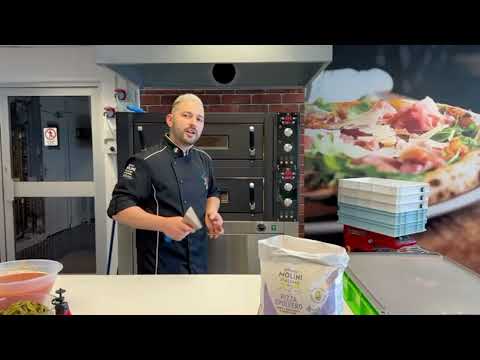 Make Italian Pizzas with us