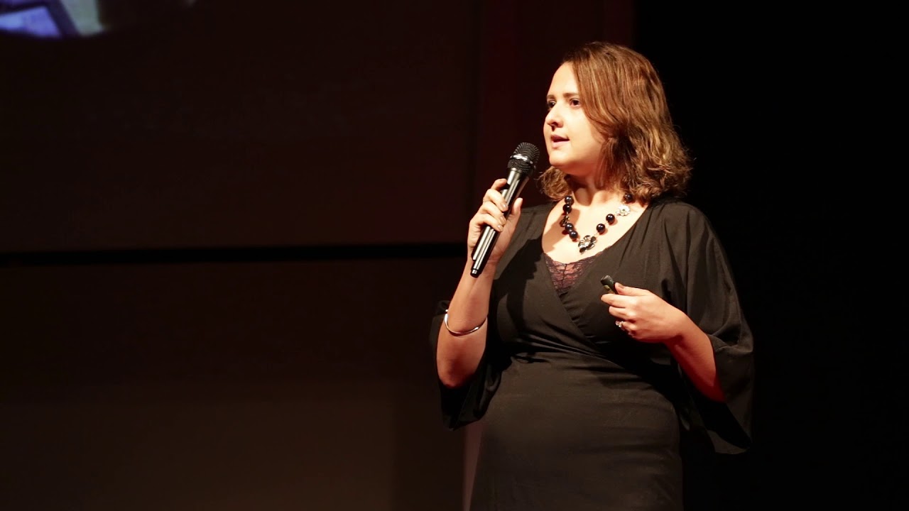 Desinformação, competência em informação e universidade | Marianna Zattar | TEDxUFRJ