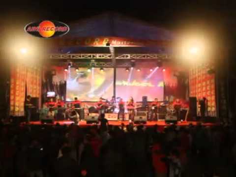 download lagu mp3 mp4 Download Wandra Sarah Brillian Dinding Kaca feat Wiwik One Nada, download lagu Download Wandra Sarah Brillian Dinding Kaca feat Wiwik One Nada gratis, unduh video klip Download Wandra Sarah Brillian Dinding Kaca feat Wiwik One Nada