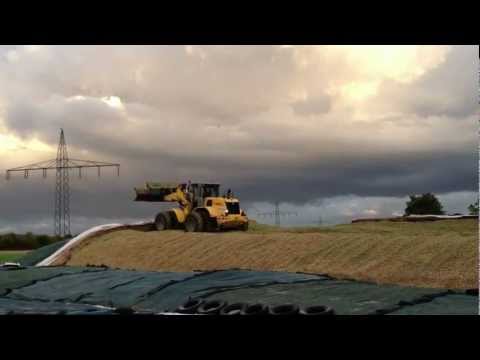 Radlader mit Zwillingsreifen NH W190