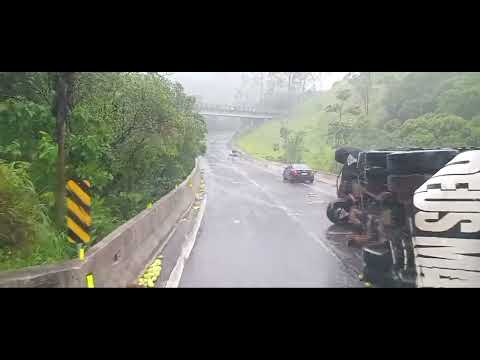 DESCENDO A SERRA DE PETRÓPOLIS - RIO, COM MUITA CHUVA FORTE E ACIDENTES. | EP. 23/25