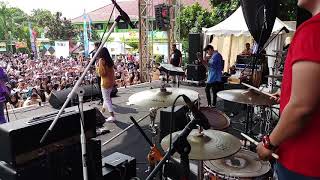 Download lagu Azmi - Pernah live performance @ Overly 2018 SMAN 105 JKT mp3 Download lagu Azmi - Pernah live performance @ Overly 2018 SMAN 105 JKT mp3