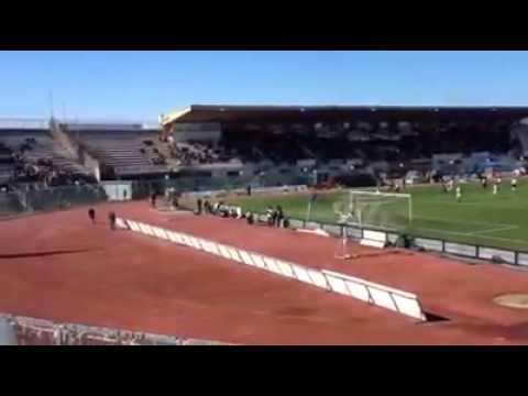 Tifosi dell'Avellino cantano "E gireremo tutto lo stivale" a Livorno
