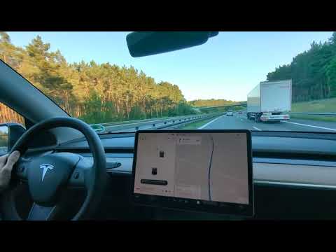 @tesla #tesla #autobahn Model Y im Sonnenuntergang über die Autobahn 🛣️☀️🇩🇪