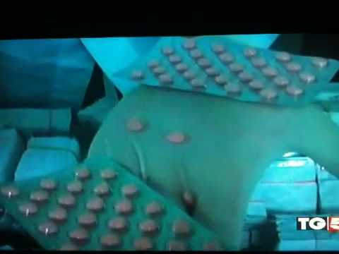 La faccia di decolorazione toner peeling Macchia scura su pelle di naso