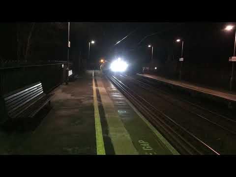 88008 working 4M82 mossend down yard to Daventry int rft recap fl