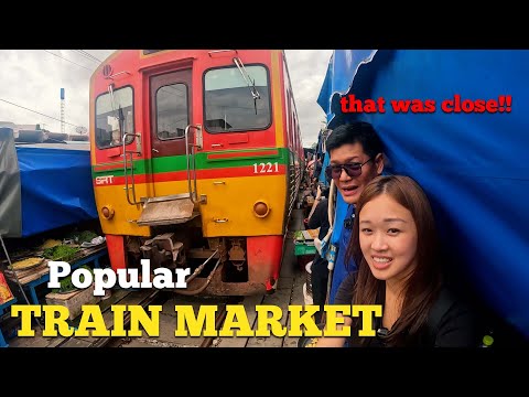 TREM INCOMUM passa pelo mercado - Mercado Ferroviário de Maeklong (Talad Rom Hub) Imperdível na Tailândia
