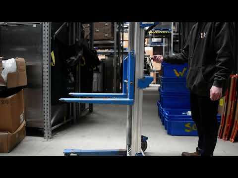 Genie Lift Manual Material Hoist - On Auction 13-04-2023