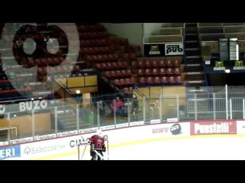 A-Ässät-Kalpa 2.11.2014. Priceless: Kalpan koutsi katsomoon :D