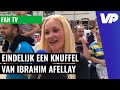 Aanbidder knuffelt met Afellay: ''Ik wacht al 10 jaar op deze dag''