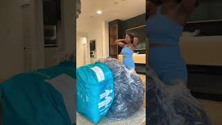 😳 omg our new lovesac is HUGE #shorts #lovesac #homedecor #unboxing #beanbag