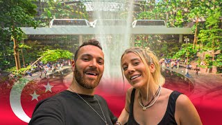 Why EVERYONE Loves Singapore Changi Airport 🇸🇬