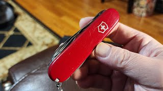 Victorinox Huntsman vs Farmer X 