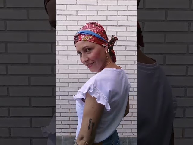 Vídeo relacionado con KSBBHDS 2 Bufandas y Diademas Turbantes Para Mujer, Cuadrada de Gasa, Retro, Pañuelo Para la Cabeza, Roja