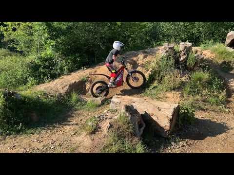 Elliot Smith showing how its done on the OSET Electric 24.0R Jr motorcycle
