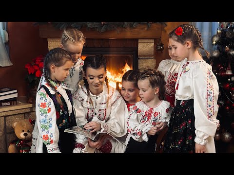 Oana Berdie și micuțele colindătoare - E iar Crăciun ❄️🎄 | COLINDĂ 