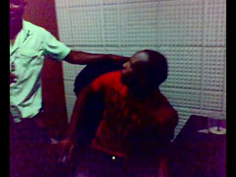 D-Lon e Ace Nells Escutando Beats...