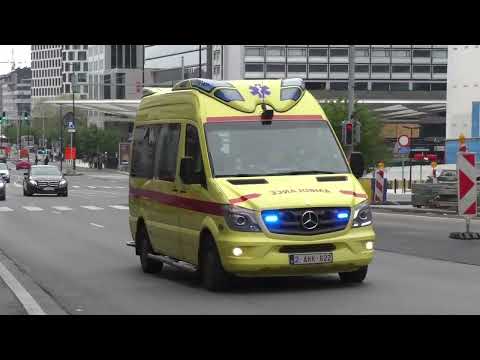 3X EX nederlandse ambulance met spoed naar en vanaf het ziekenhuis Sint Jan in Brussel
