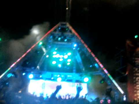 Armin playing Michael Woods - Dynamik at Nocturnal