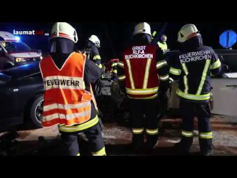 Schwerer Kreuzungscrash in Buchkirchen fordert zwei Verletzte