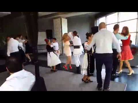 Ansamblul de Dansatori din Husasau de Cris