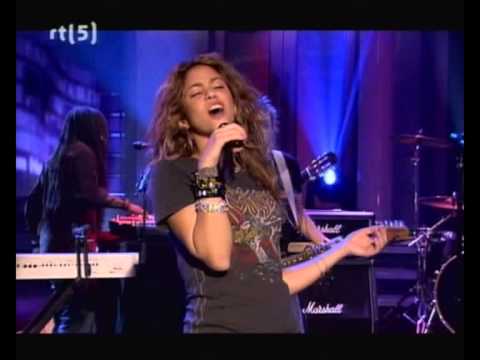 Shakira La Tortura Live on Jensen 24 11 05