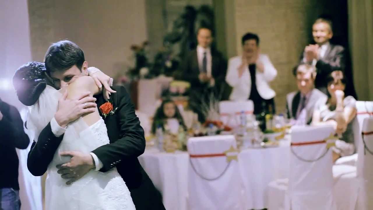 Жених и невеста песня. Жених и невеста песня. Песня жениху от невесты. Свадьба песня только мой. Невеста показывает язык.