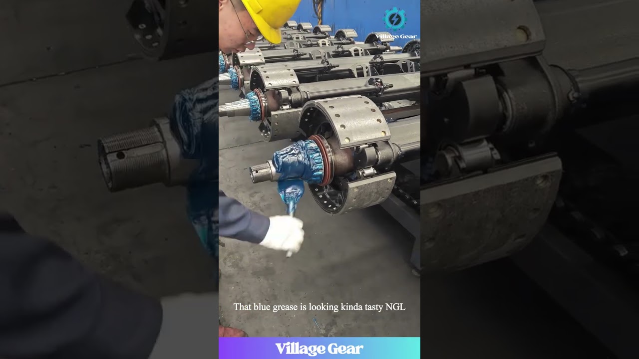 Satisfying Grease Application! 🤤 That Blue Tho! #oddlysatisfying #asmr #manufacturing #mechanic