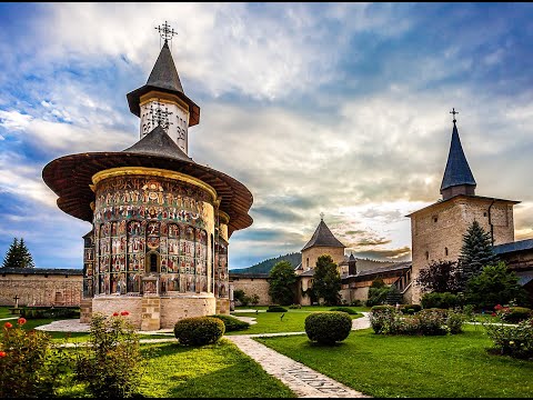 🌟 Exploring the Beauty of Manastirea Sucevita - walking tour! 🏰✨