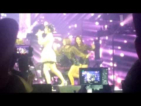 161216 IU Concert 24 Steps in HK - Red Shoes