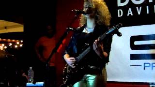 Tori Kelly singing Rocket