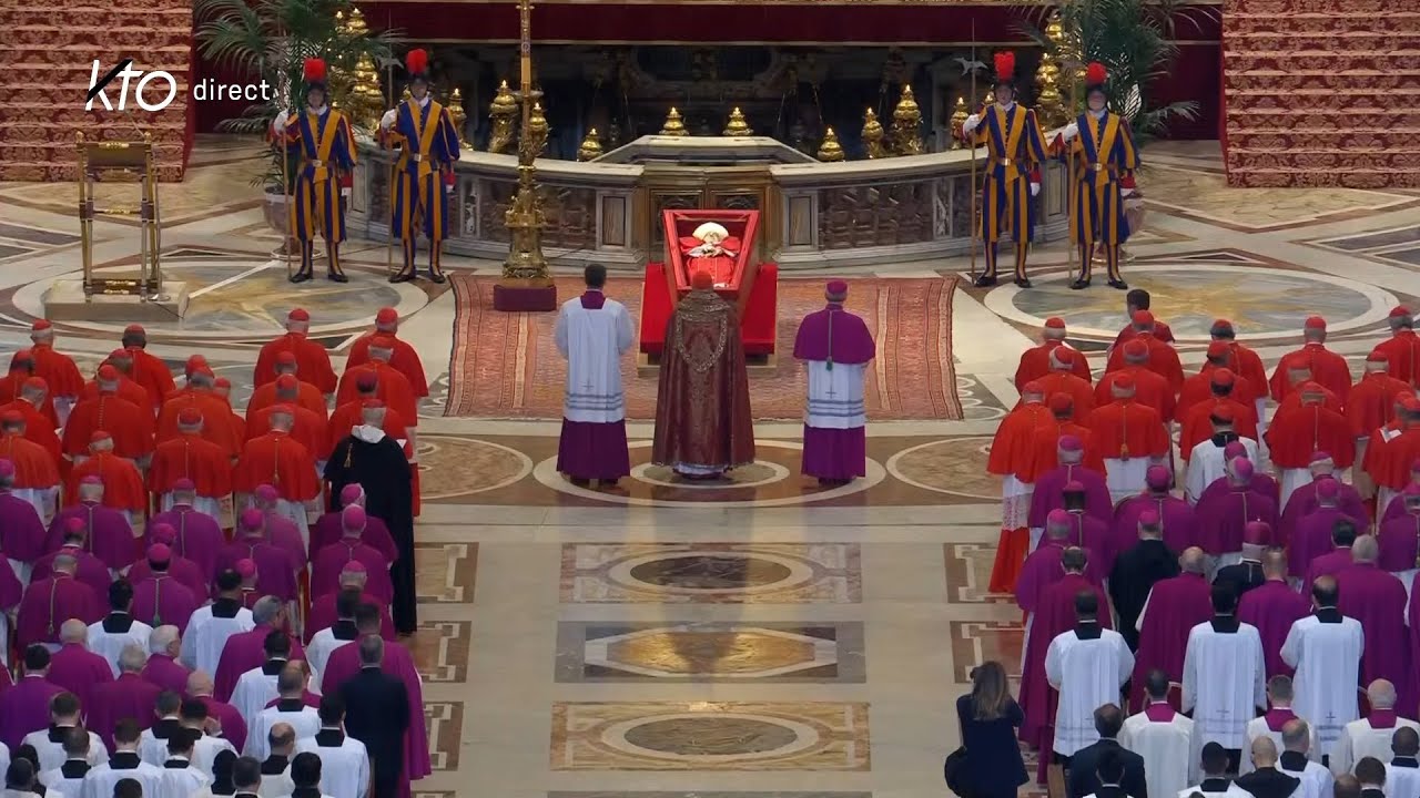 Translation du cercueil du pape François à la basilique Saint-Pierre