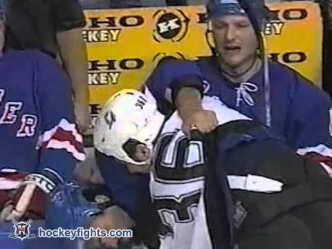 Sandy McCarthy vs Andre Roy