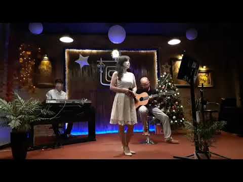 Thể hiện bởi Hoài Mỹ