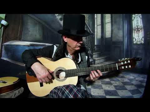 Augistin Imperial Blue  Nylon Strings Medium High Tension VS. Augustin Red Medium Nylon Strings