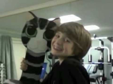 REUPLOAD! Resistance (a justin bieber love story) Chapter 7