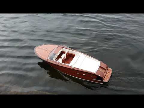 Aeronaut Contesse with double stern drives mit Z-Antrieben - First run