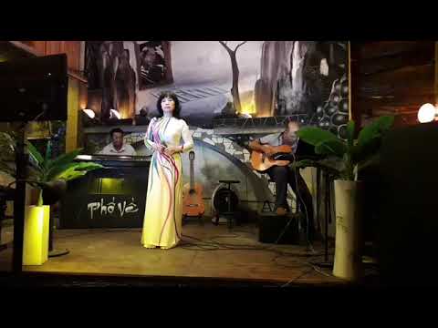 Thể hiện bởi Hoài Mỹ