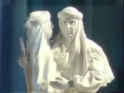 Amazing illusionist, ventriloquist, mime Jerome Murat - Living Statue