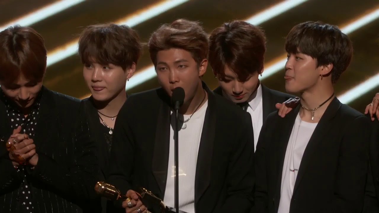 BTS Wins Top Social Artists- BBMA 2017 thumnail