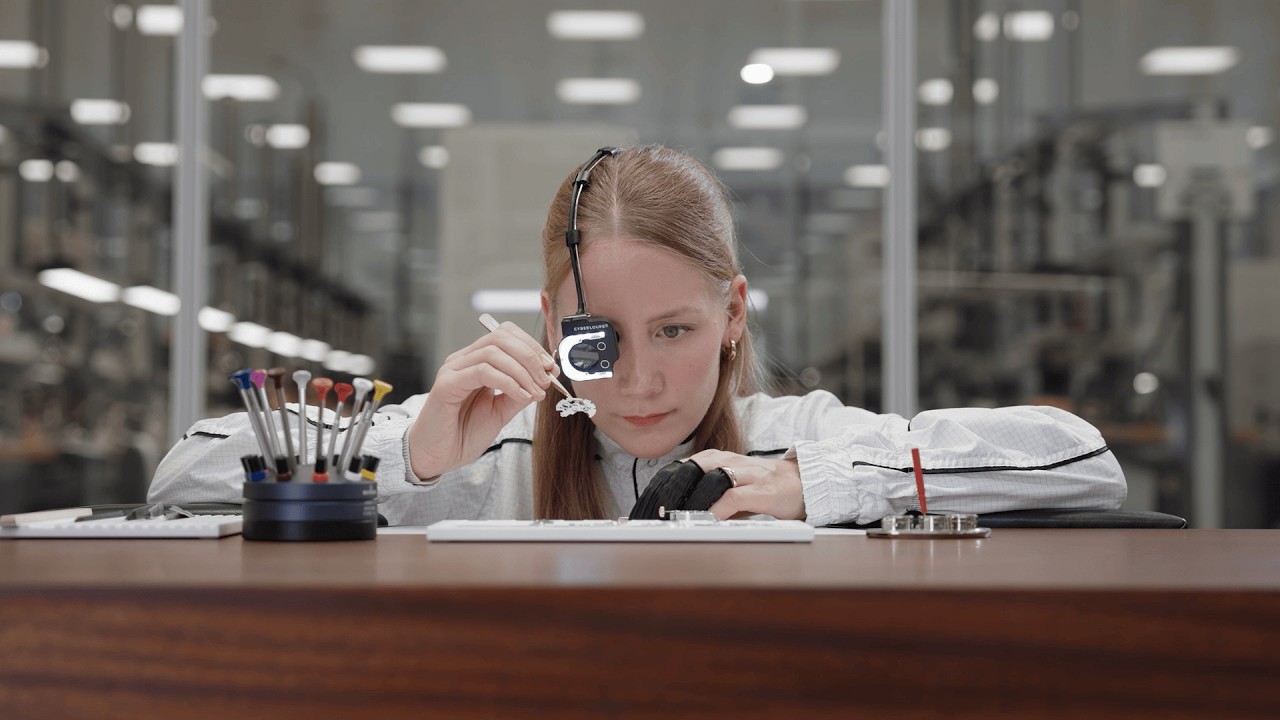IWC Watchmaker assembles the Portugieser Automatic 40