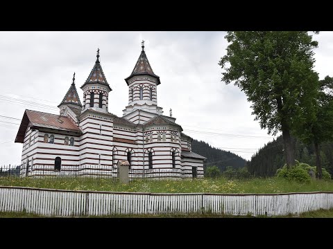 Biserica Sfantul Gheorghe din comuna Iacobeni la mormantul preotului Mihai Argatu Romania 🇷🇴UHD 4K 🎥