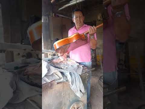 Artesano y músico José Antonio Timana vereda Rumipamba Consacá Nariño Colombia