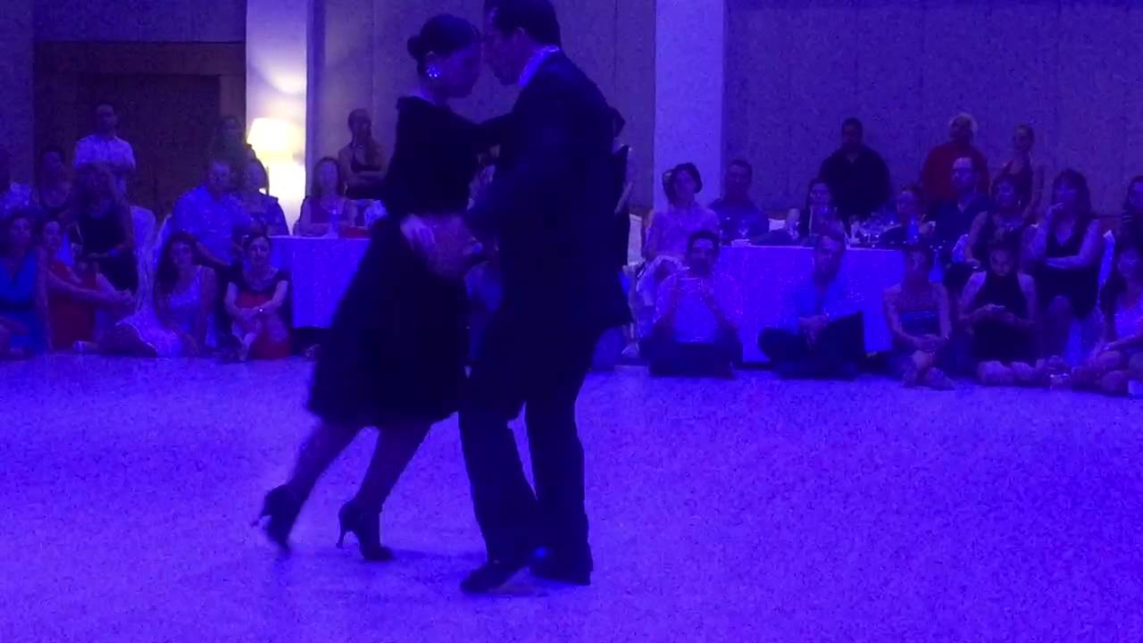 Ezequiel Paludi y Geraldin Rojas bailan el Tango "Para dos" de Osvaldo Pugliese