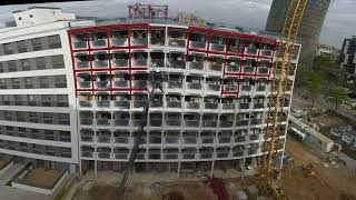 Timelapse aeri de la construcció dels allotjaments APROP de Glòries