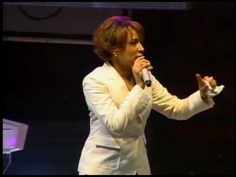 La Profeta Nancy Amancio - Predica: Levántate y resplandece en Panama