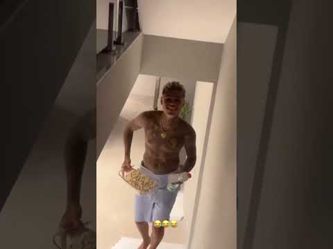 mc cabelinho fazendo resenha com a bella campos 🥇