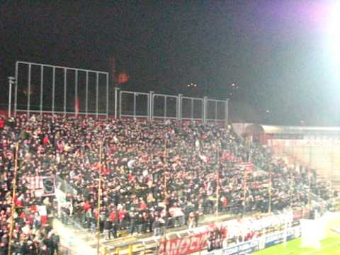 vicenza-padova 2-1 ........padovaaano....f*** to mare!!!!